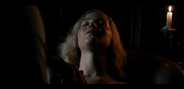  Jennifer Lawrence - Serena (2014) sex scene